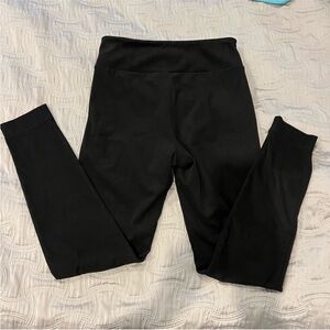 Lilly Pulitzer black leggings